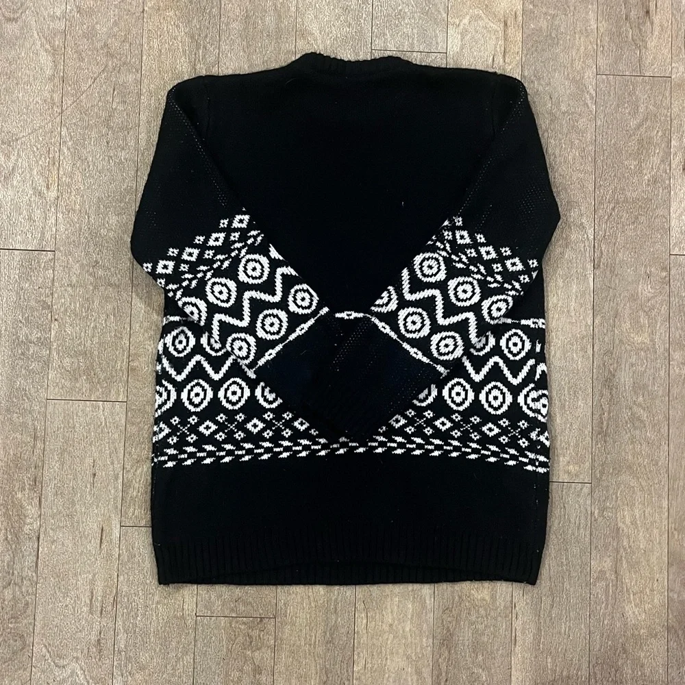 Vintage Black and White Abstract Sweater - Picture 2 of 3